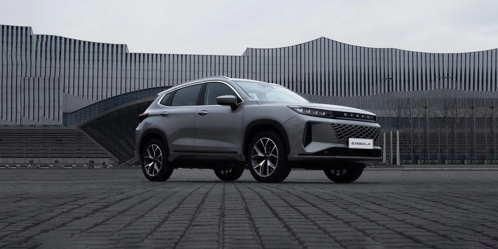 EXEED LX exterior