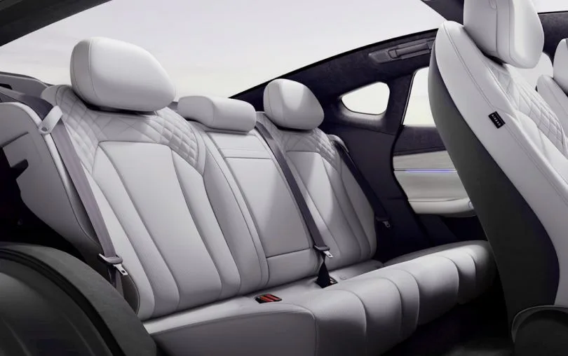 EXEED ES REEV — Panoramic Sunroof for Scenic Views