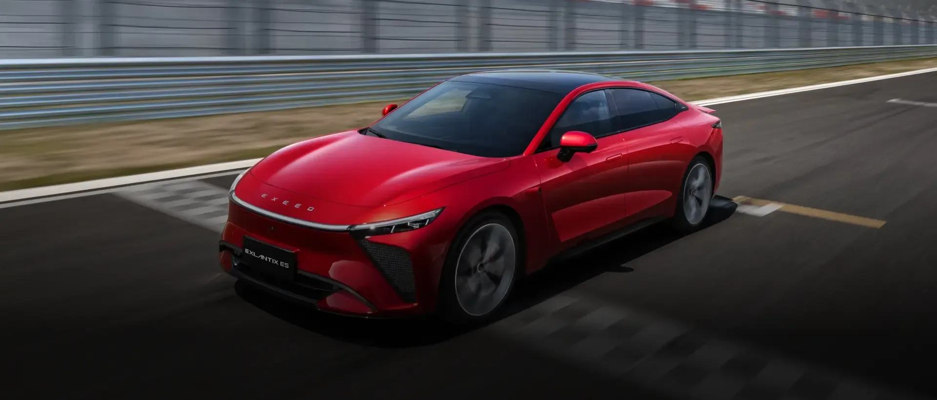 EXEED ES BEV — Pure-electric performance — 353 kW, 0–100 km/h in 3.7 seconds, and 800V ultra-fast charging.